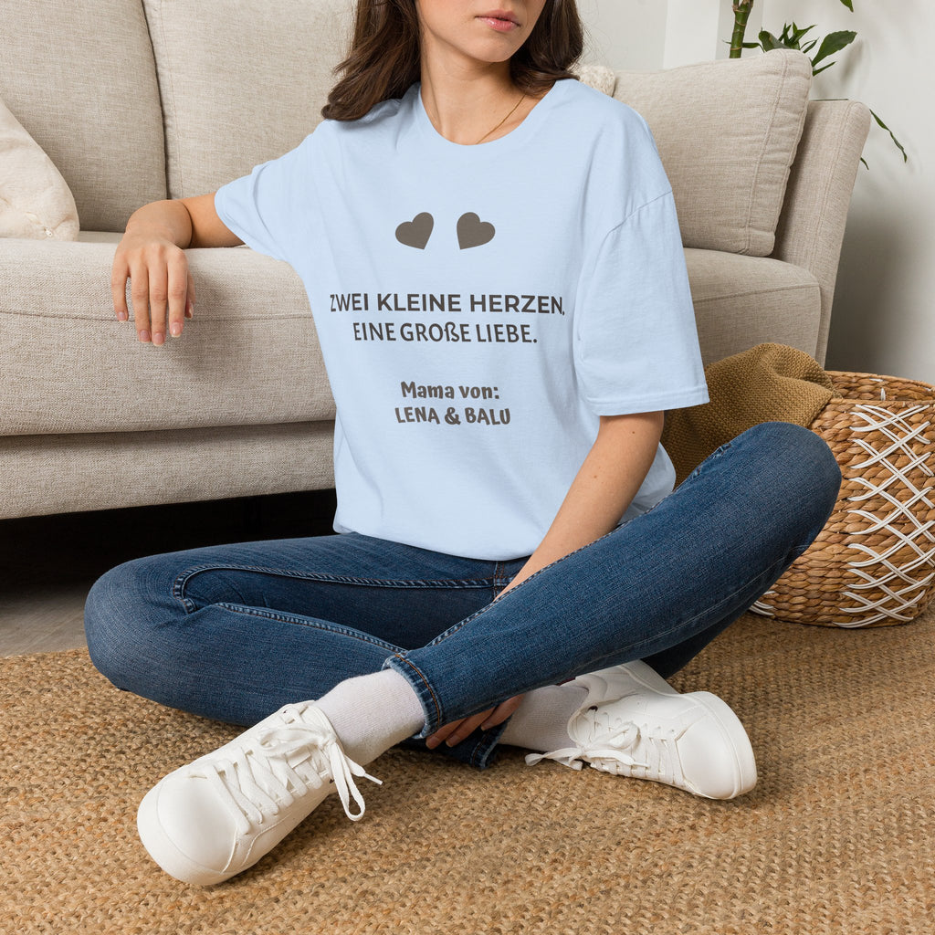 Mama Shirt personalisiert – „Zwei kleine Herzen. Eine große Liebe.“ | Cozee