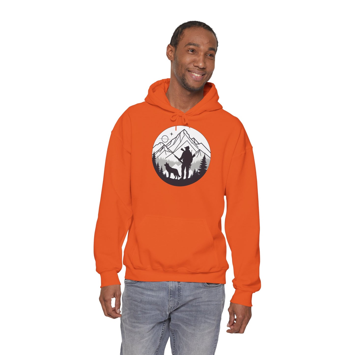 „Mountain Hunter Silhouette" – Minimalistisches Hoodie Design für echte Outdoor-Fans