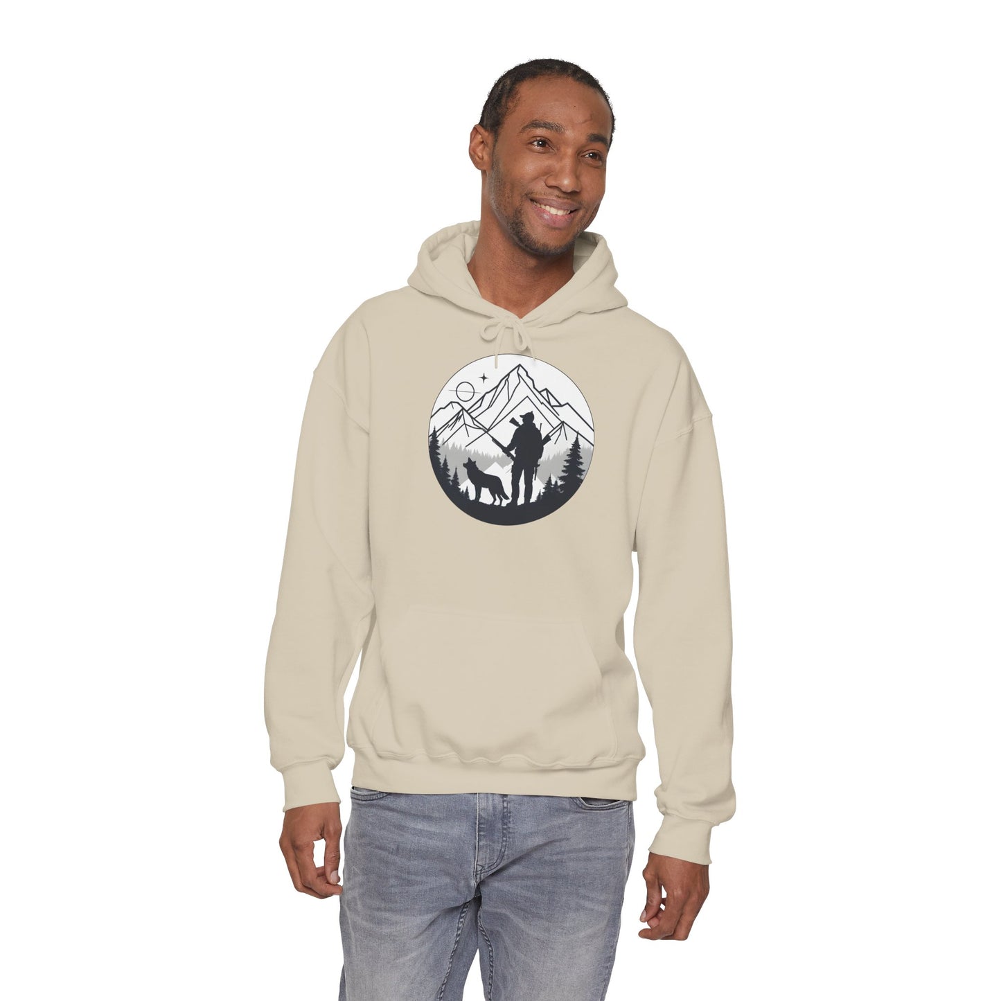 „Mountain Hunter Silhouette" – Minimalistisches Hoodie Design für echte Outdoor-Fans