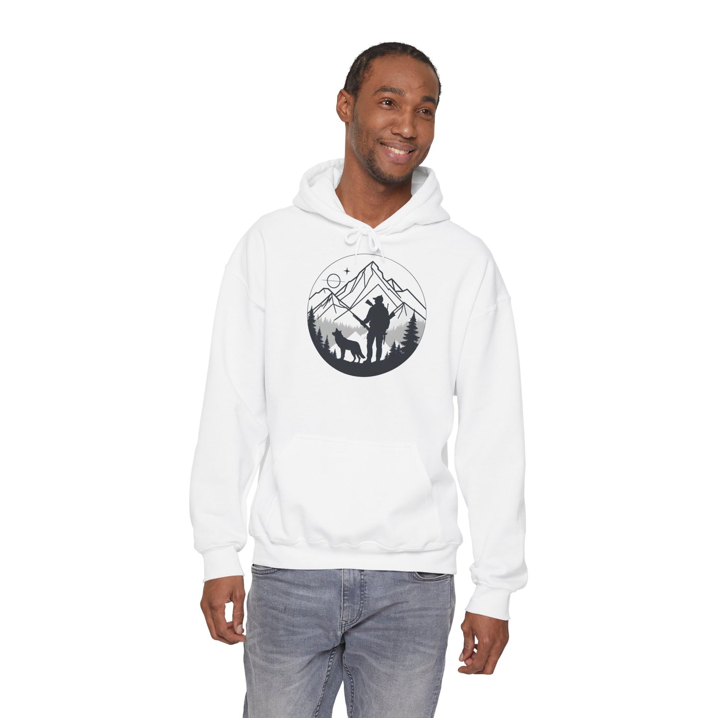 „Mountain Hunter Silhouette" – Minimalistisches Hoodie Design für echte Outdoor-Fans