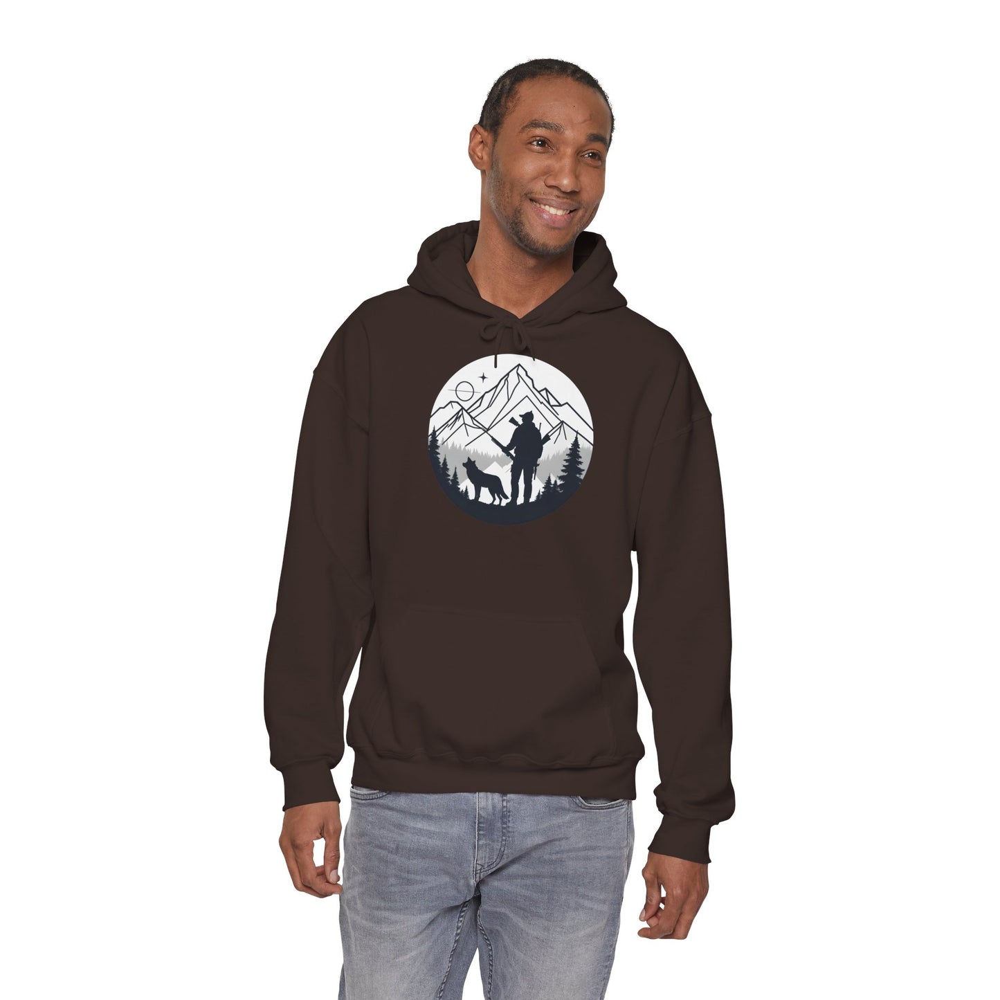 „Mountain Hunter Silhouette" – Minimalistisches Hoodie Design für echte Outdoor-Fans