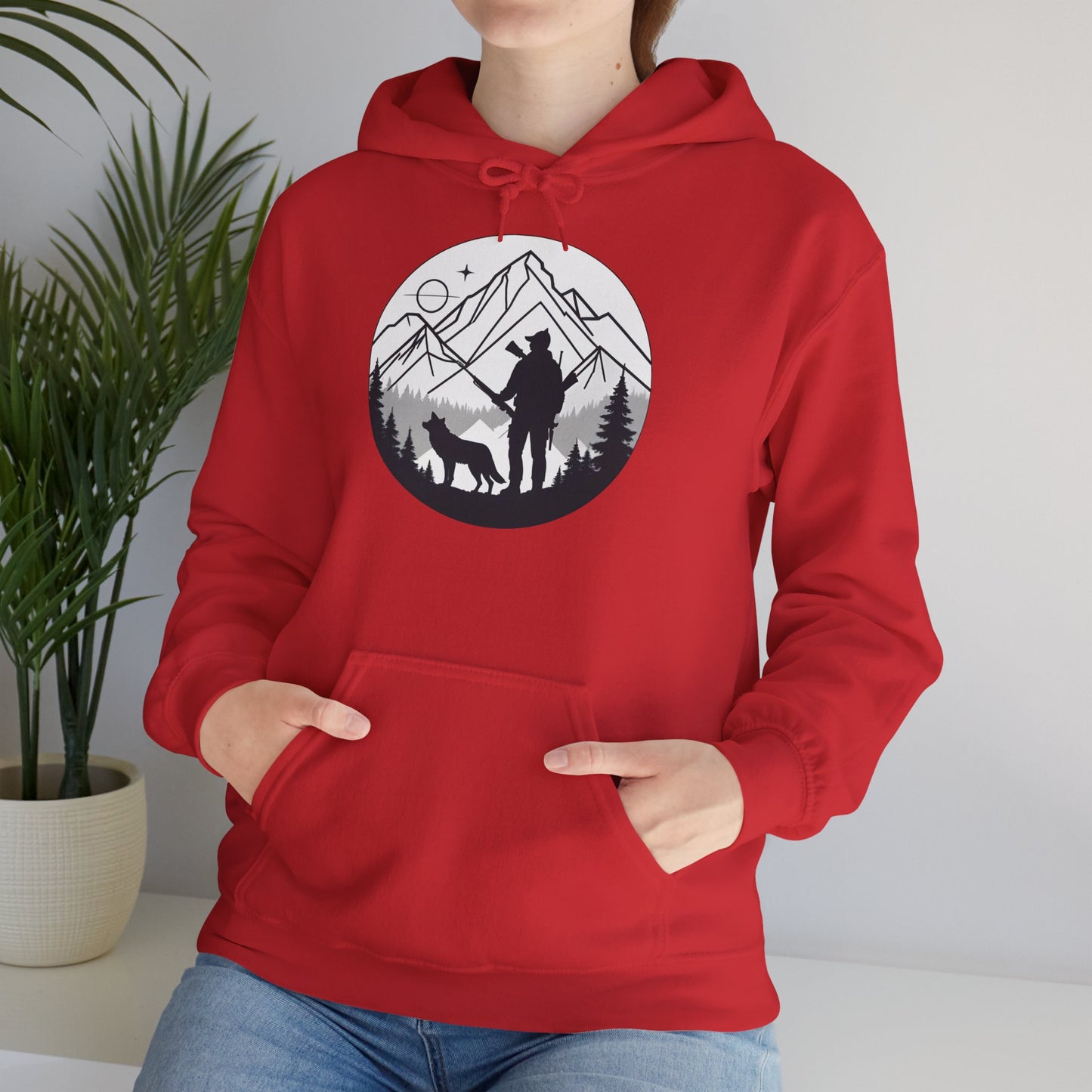 „Mountain Hunter Silhouette" – Minimalistisches Hoodie Design für echte Outdoor-Fans