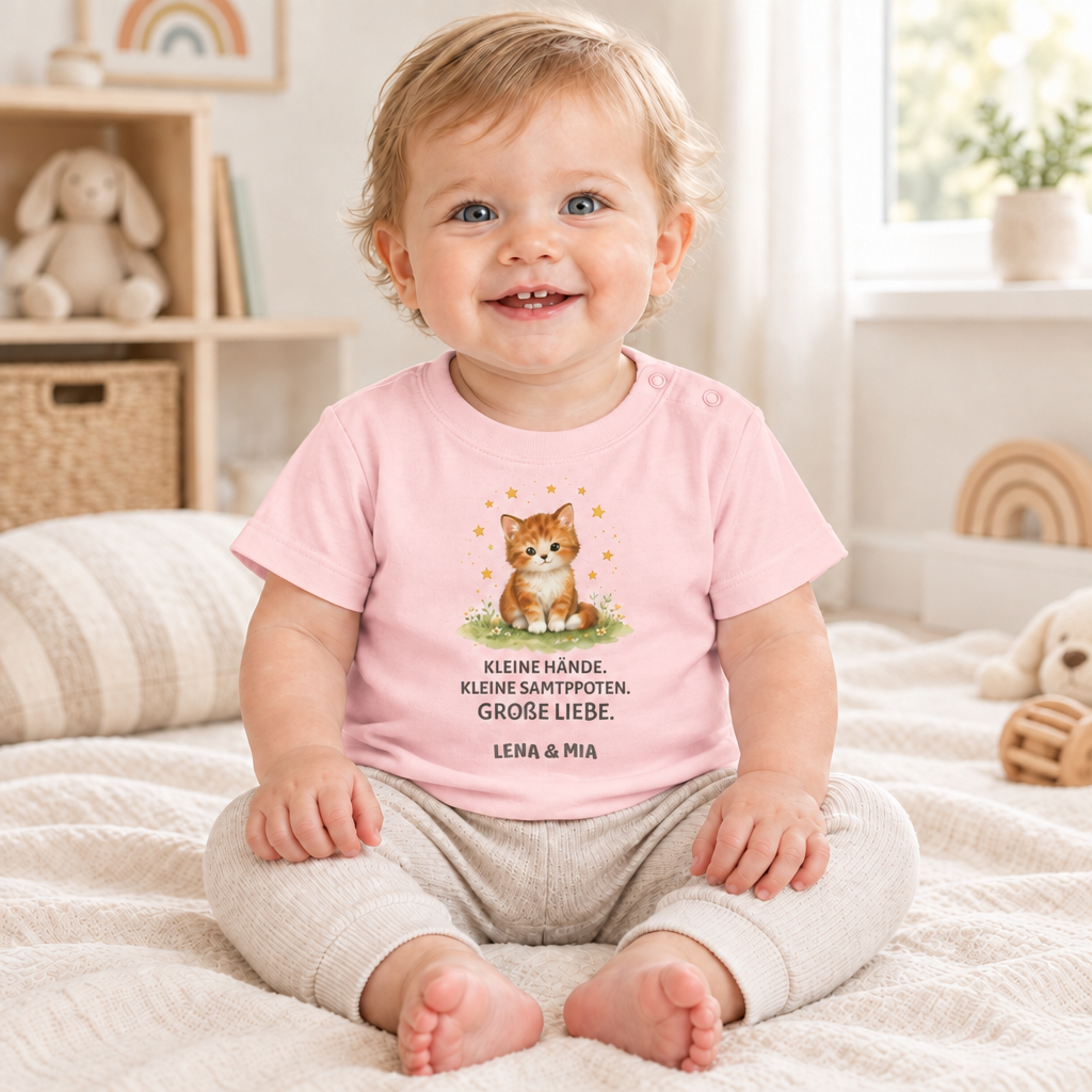 Baby T-Shirt mit Katze – Kleine Hände. Kleine Samtpfoten.