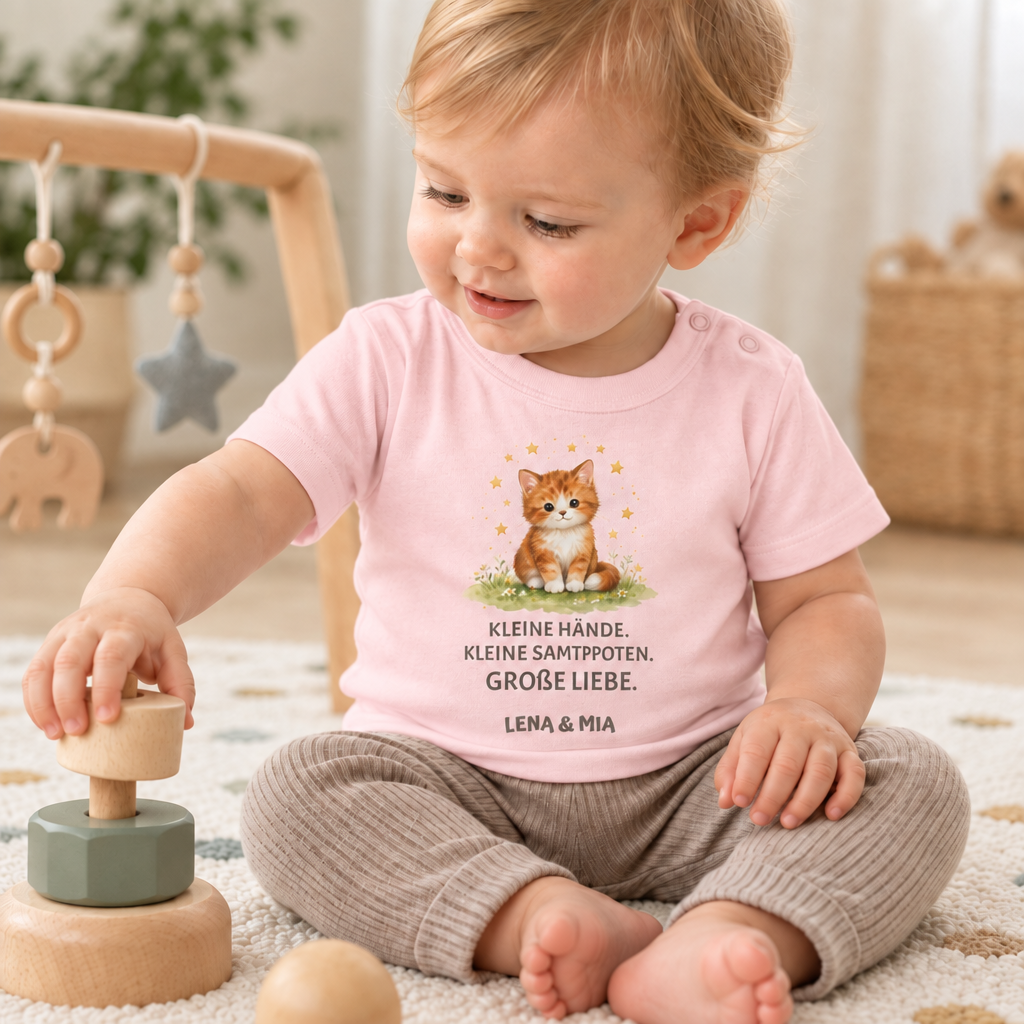 Baby T-Shirt mit Katze – Kleine Hände. Kleine Samtpfoten.