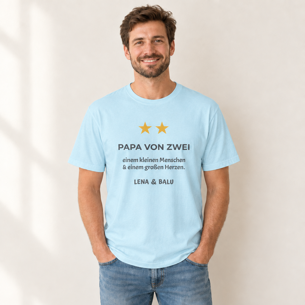 Papa Shirt personalisiert – „Papa von zwei“ | Baby & Hund | Cozee