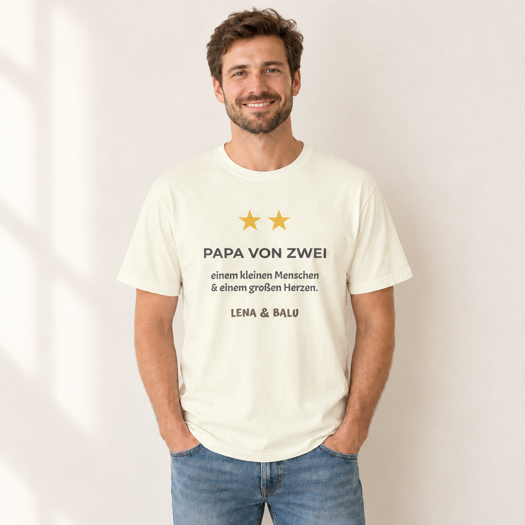 Papa Shirt personalisiert – „Papa von zwei“ | Baby & Hund | Cozee