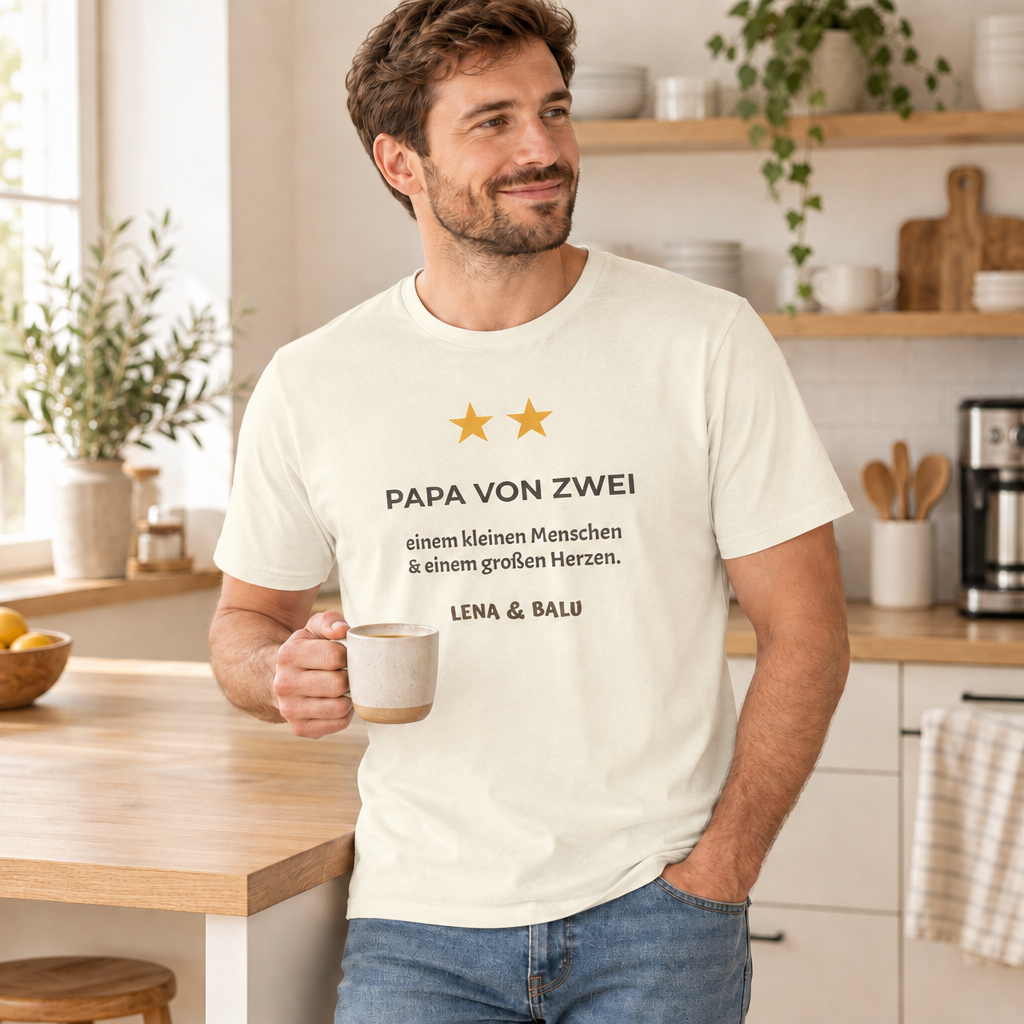 Papa Shirt personalisiert – „Papa von zwei“ | Baby & Hund | Cozee