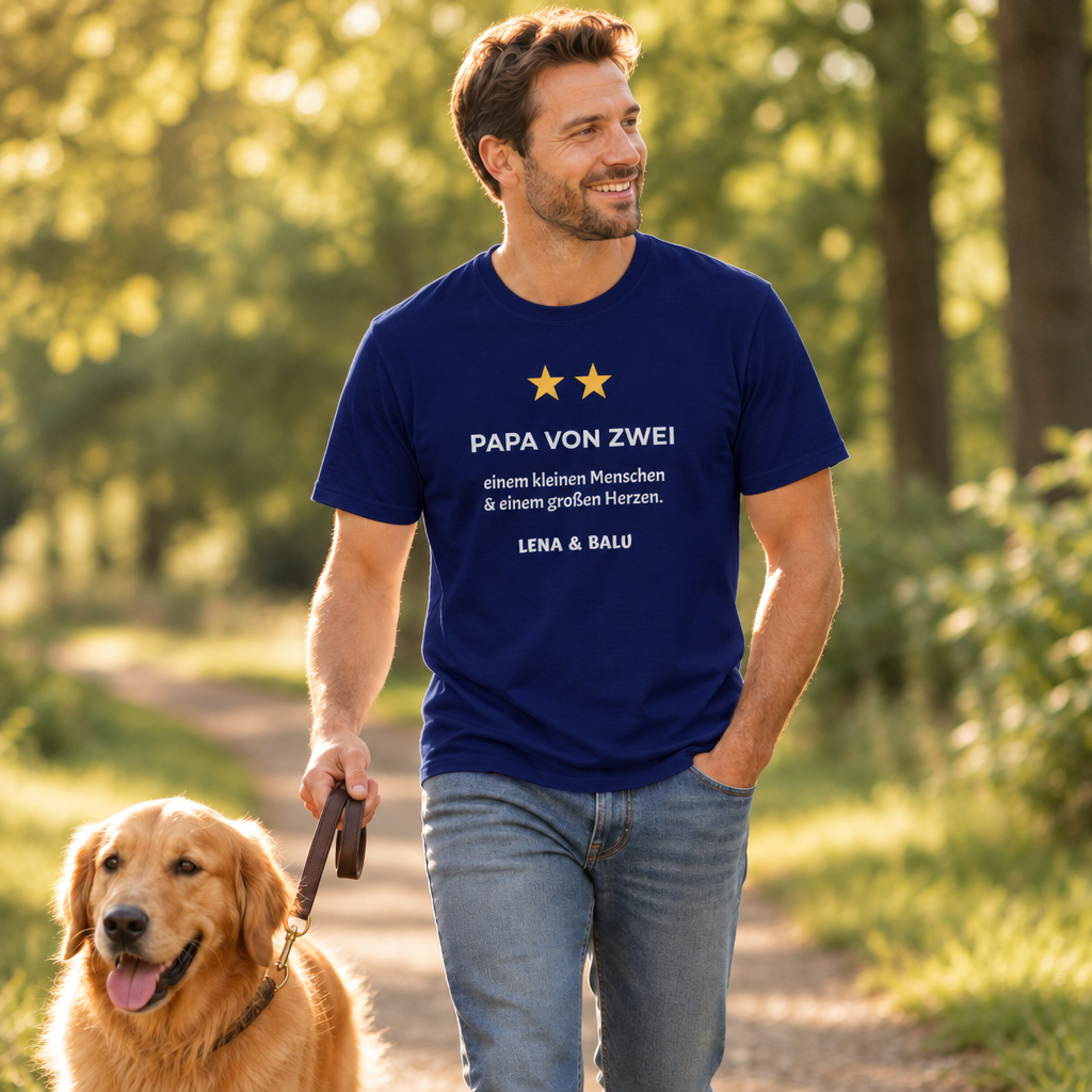 Papa Shirt personalisiert – „Papa von zwei“ | Baby & Hund | Cozee