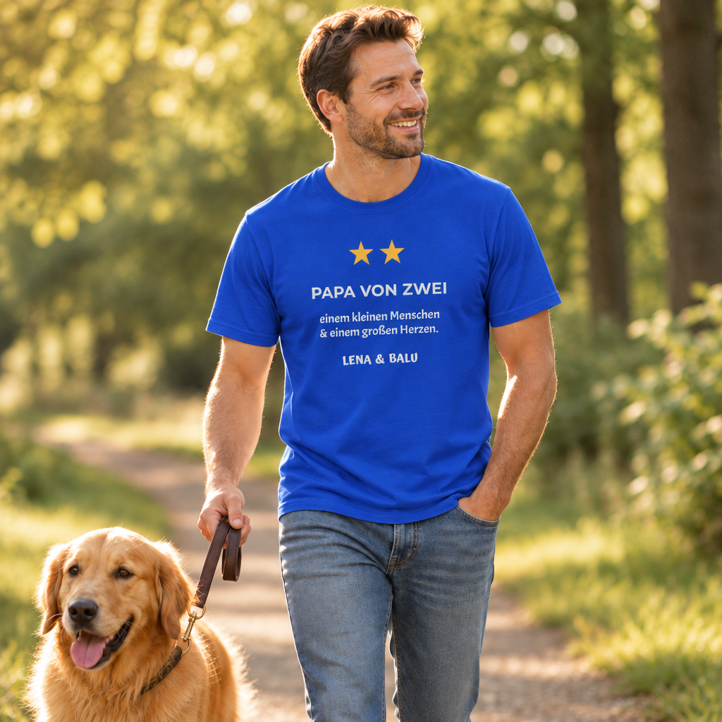 Papa Shirt personalisiert – „Papa von zwei“ | Baby & Hund | Cozee