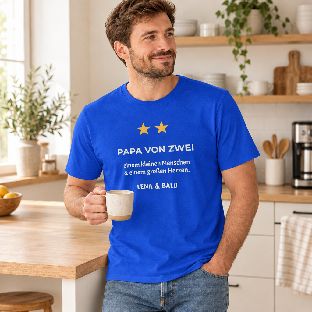 Papa Shirt personalisiert – „Papa von zwei“ | Baby & Hund | Cozee