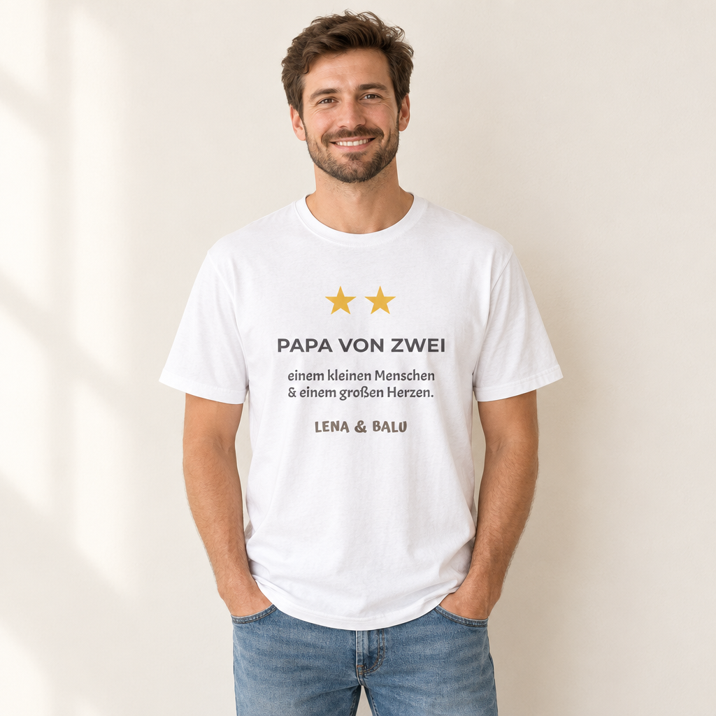 Papa Shirt personalisiert – „Papa von zwei“ | Baby & Hund | Cozee