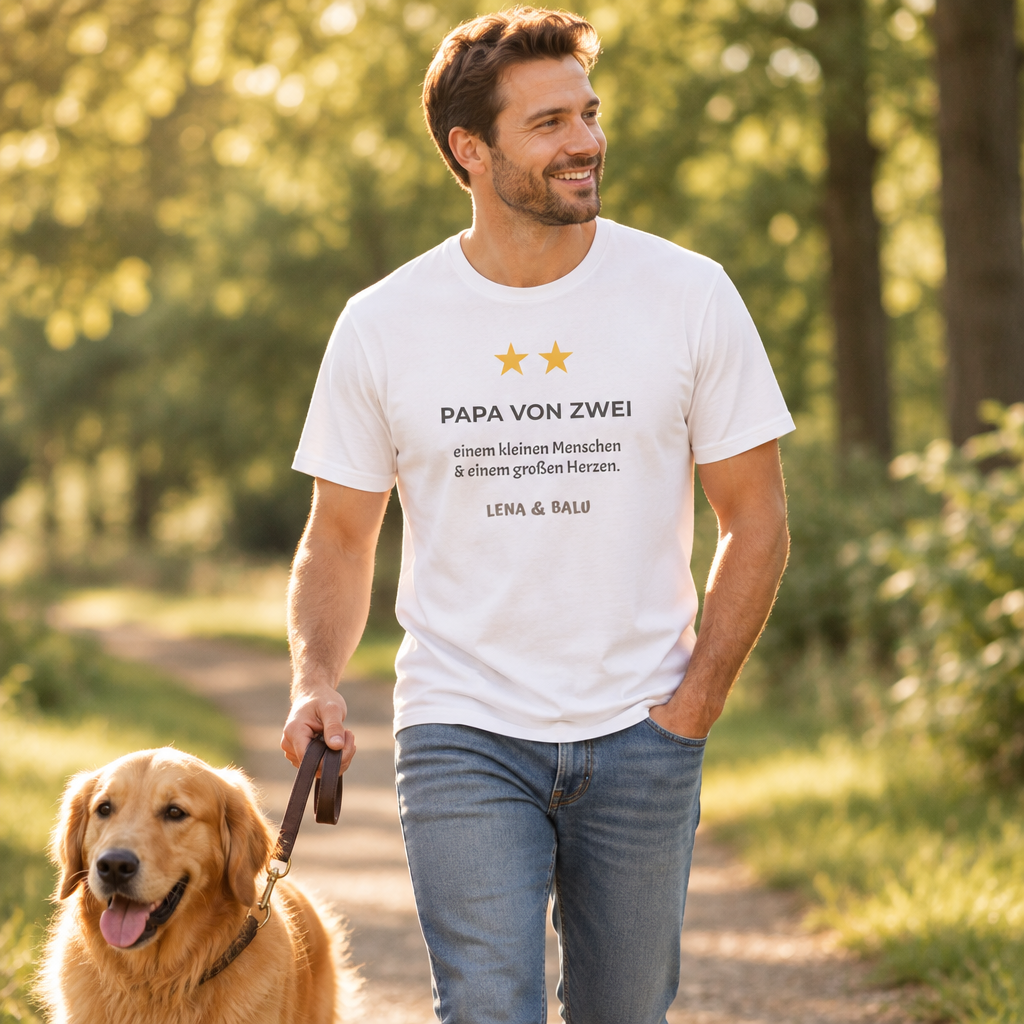 Papa Shirt personalisiert – „Papa von zwei“ | Baby & Hund | Cozee