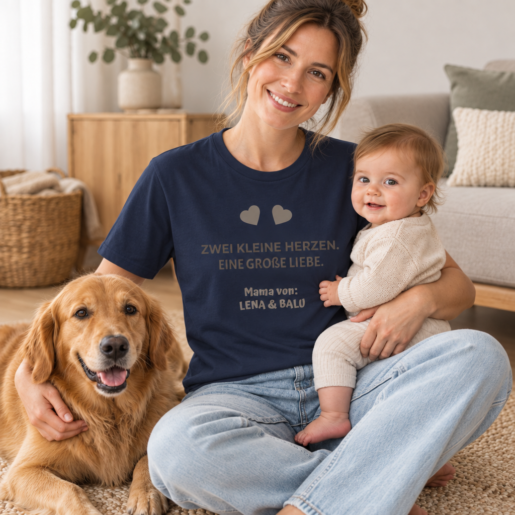 Mama Shirt personalisiert – „Zwei kleine Herzen. Eine große Liebe.“ | Cozee